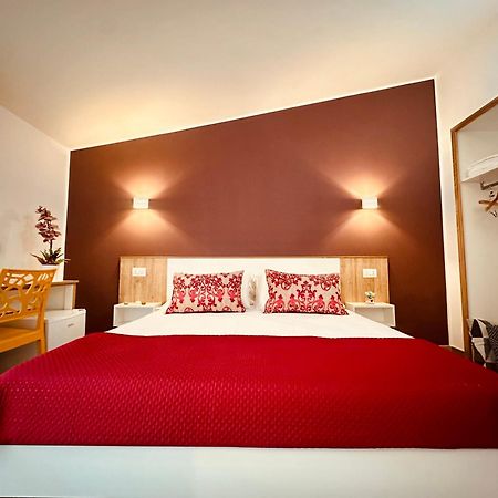 B&B The Sun - Family Rooms โตรเปอา ภายนอก รูปภาพ