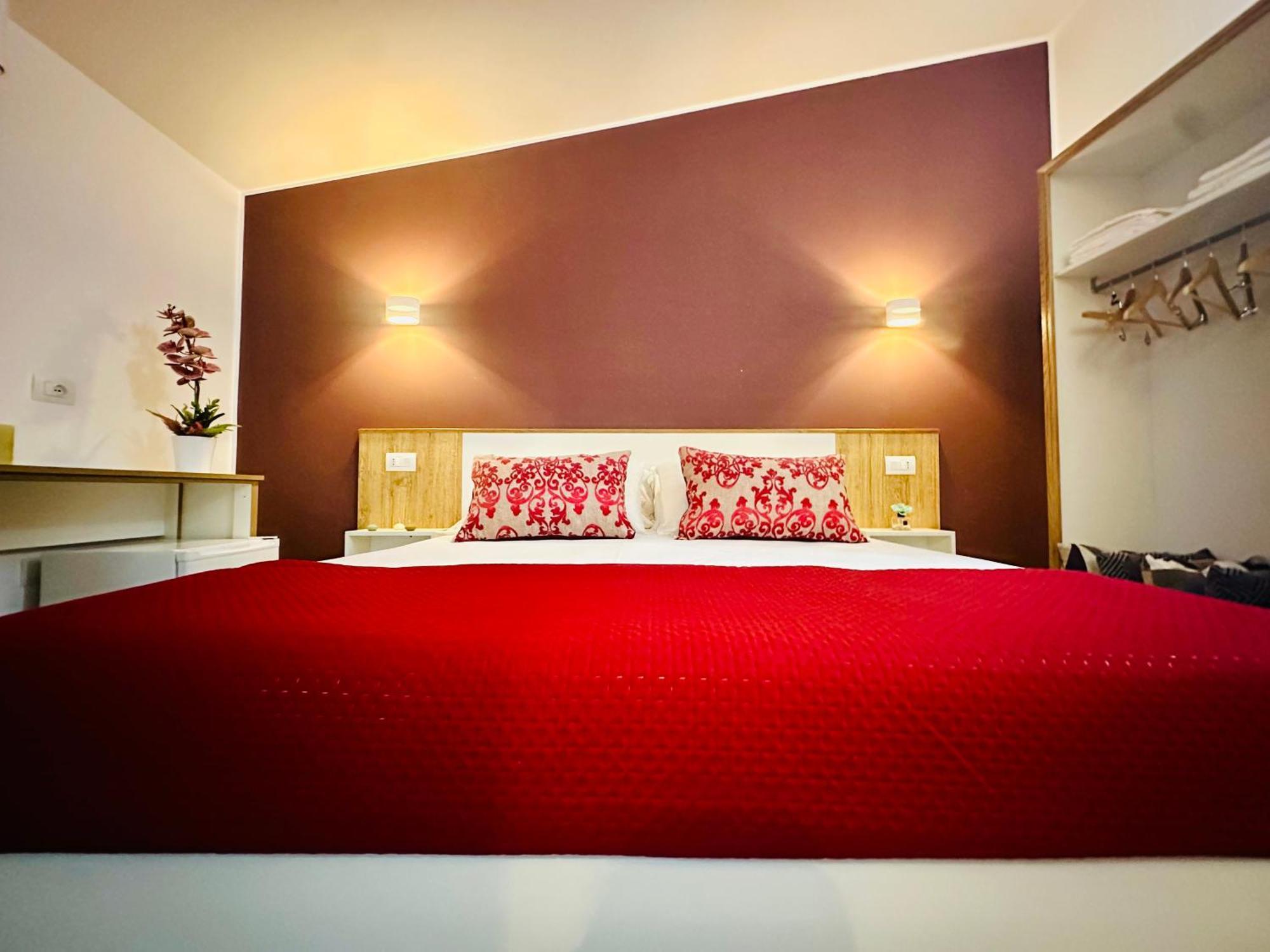 B&B The Sun - Family Rooms โตรเปอา ภายนอก รูปภาพ