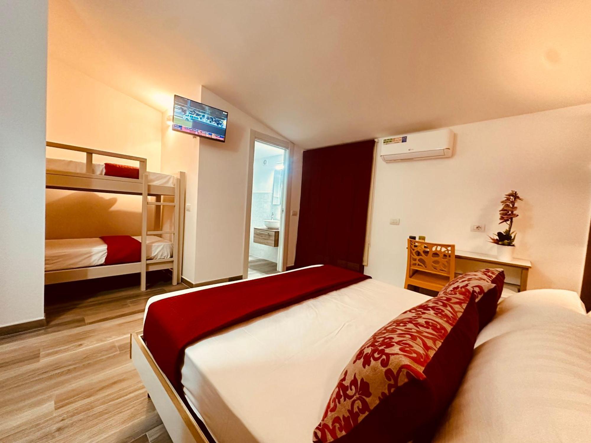 B&B The Sun - Family Rooms โตรเปอา ภายนอก รูปภาพ