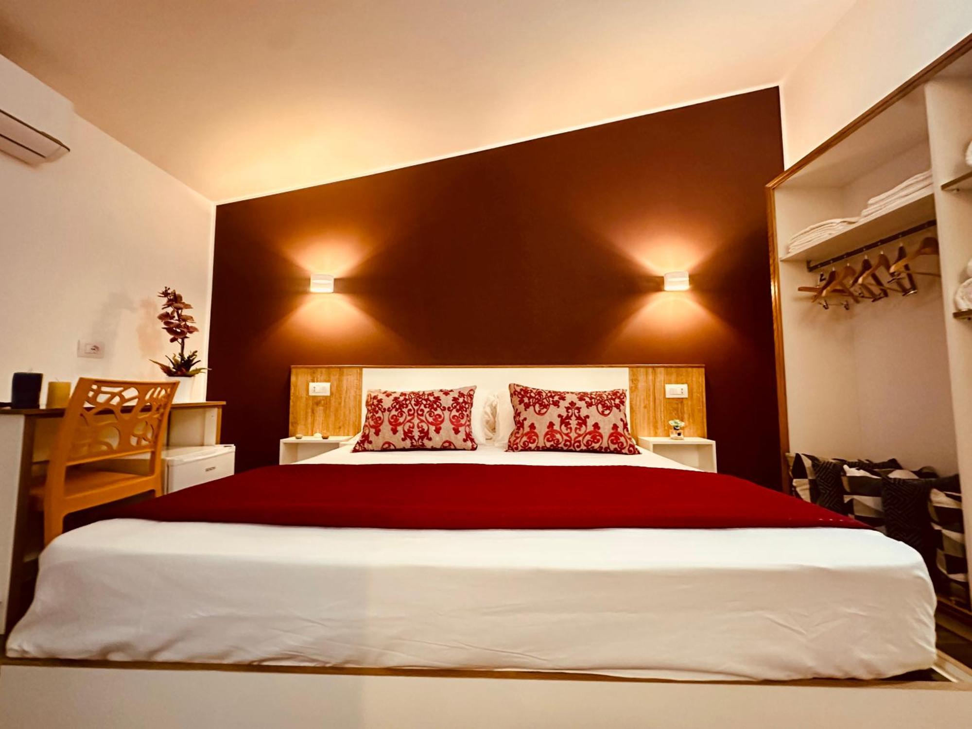 B&B The Sun - Family Rooms โตรเปอา ภายนอก รูปภาพ